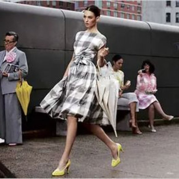 LIZ CLAIBORNE COLLECTION LADIES VINTAGE RED DOUBLE BREASTED GOLD BUTTON BLAZER - Picture 4 of 17